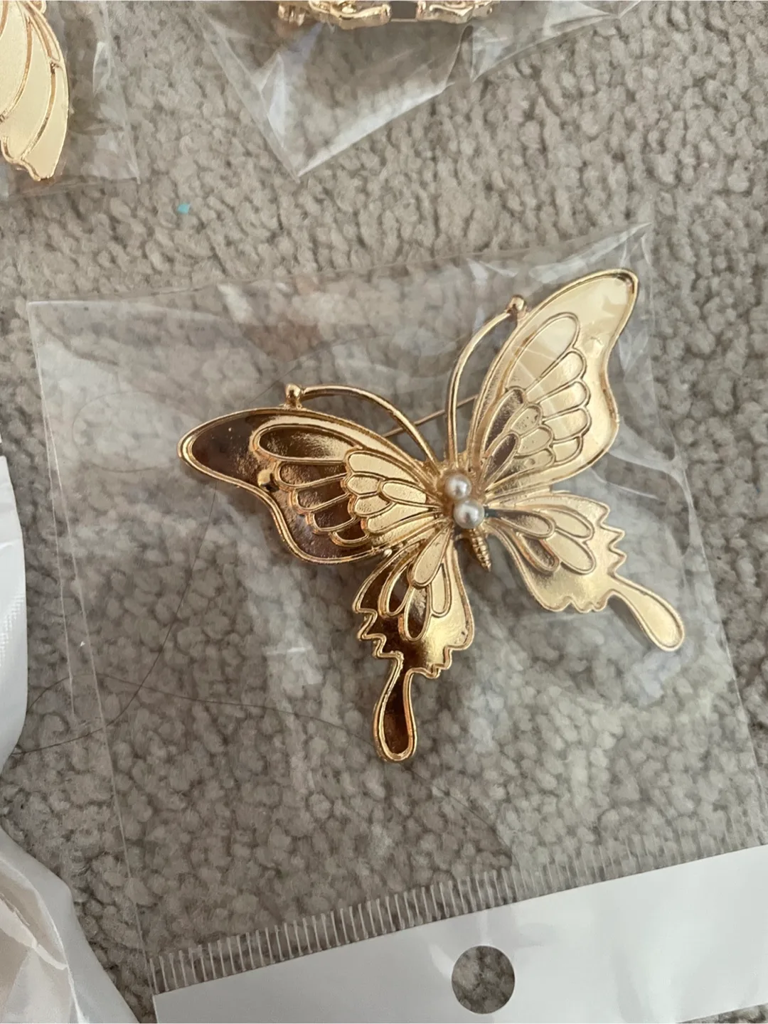 11 Gold Butterfly Hair Accessories - New image indicator(2)