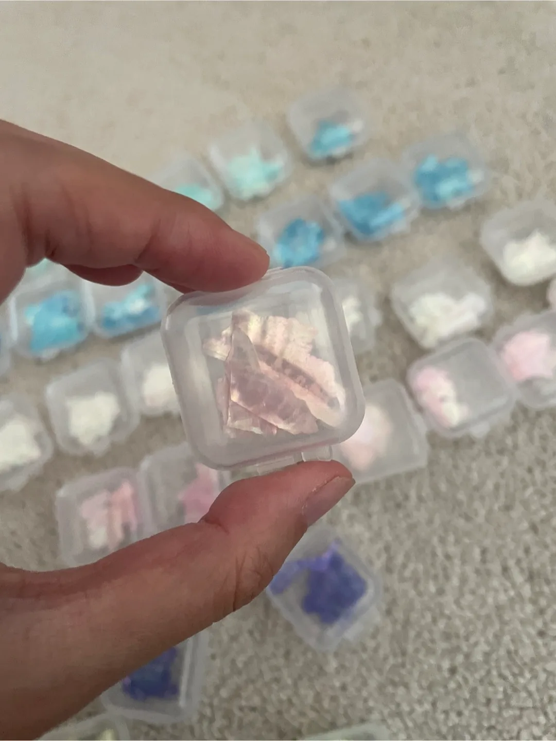 Assorted Nail Art Flakes in Containers image indicator(4)