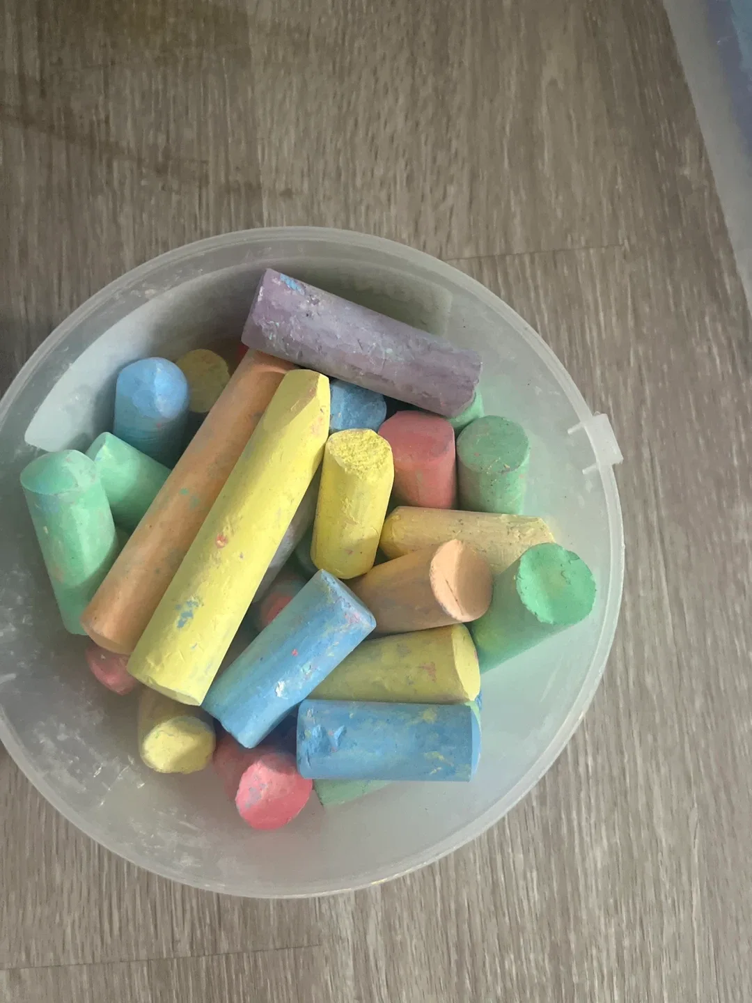 IKEA drawing Kids Easel with Chalk image indicator(4)