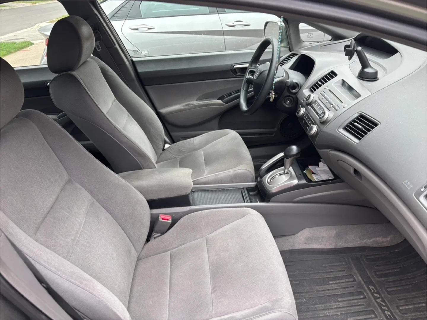 Honda Civic Sedan - Great Condition! With Winter tires on Rim! image indicator(6)