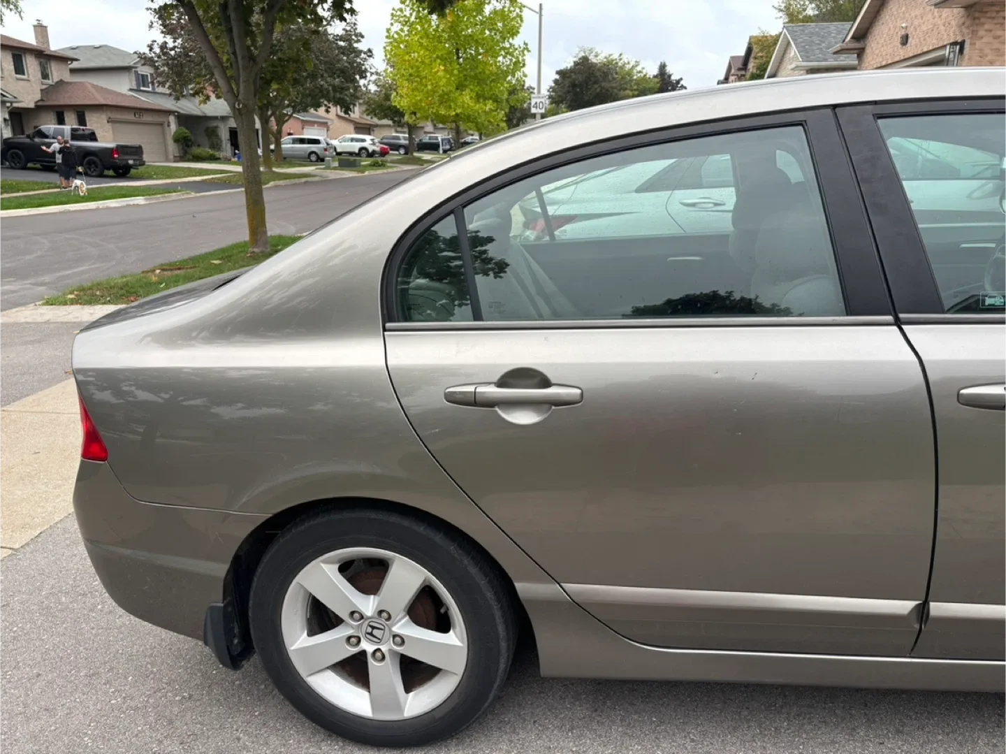 Honda Civic Sedan - Great Condition! With Winter tires on Rim! image indicator(3)