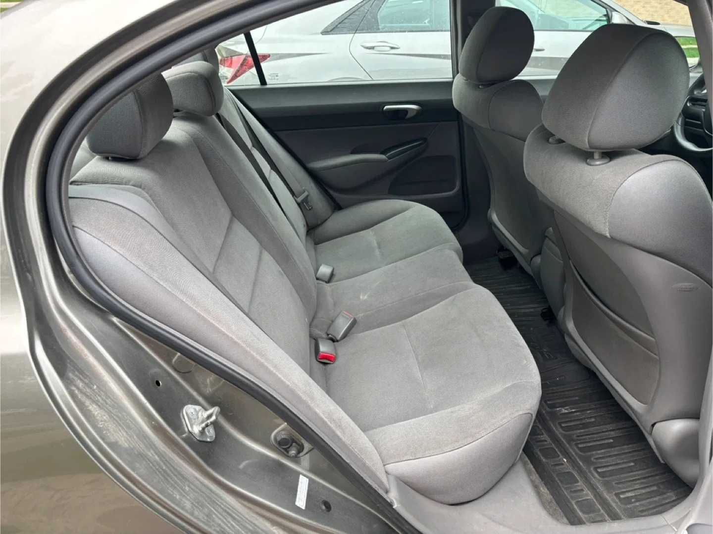 Honda Civic Sedan - Great Condition! With Winter tires on Rim! image indicator(8)