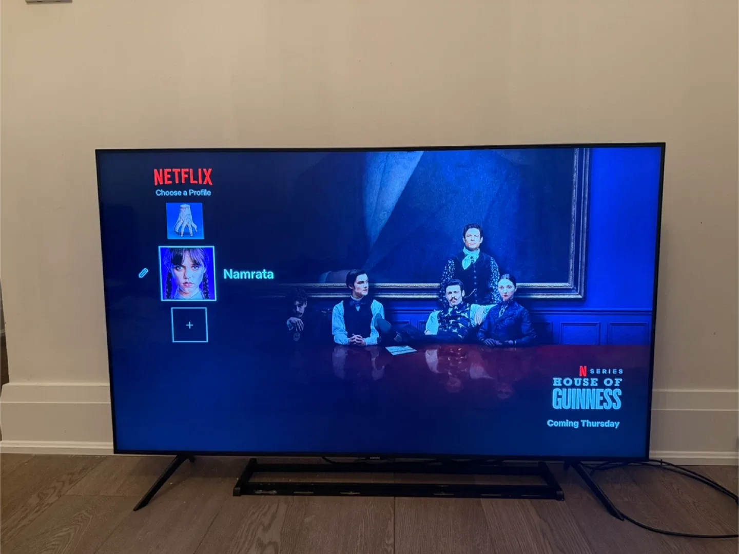 Samsung 55" 4K UHD Smart TV image indicator(2)