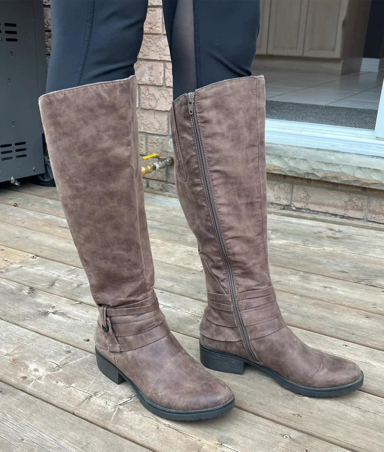 Brown Boots - Size 8.5 thumbnail