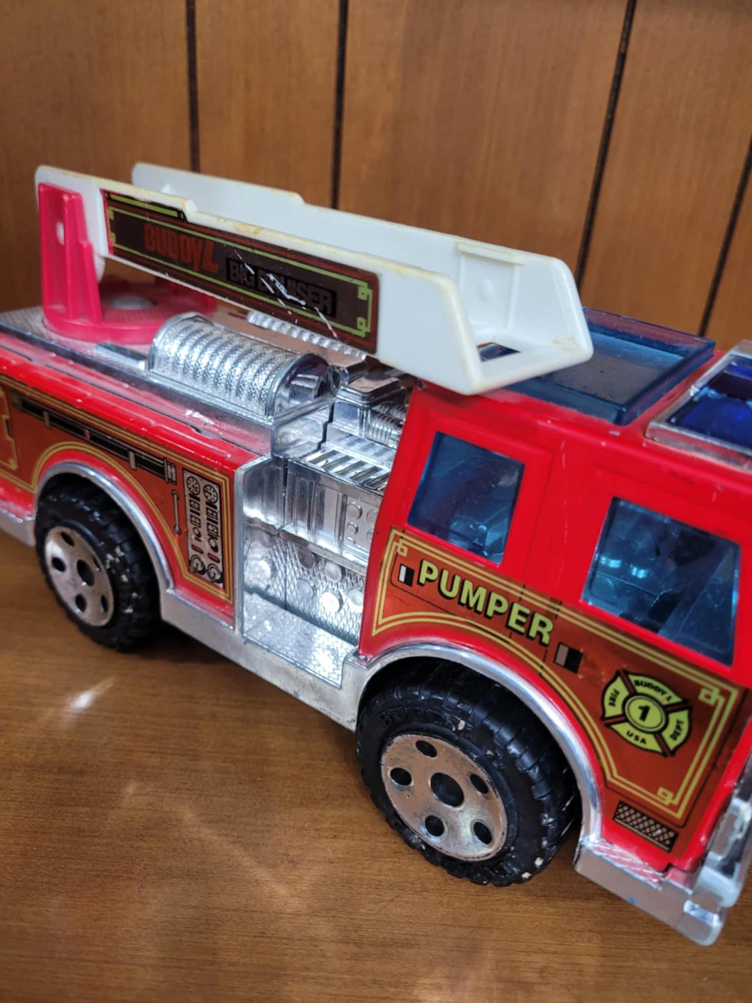 Buddy L Big Bruiser Pumper Firetruck - photo 2
