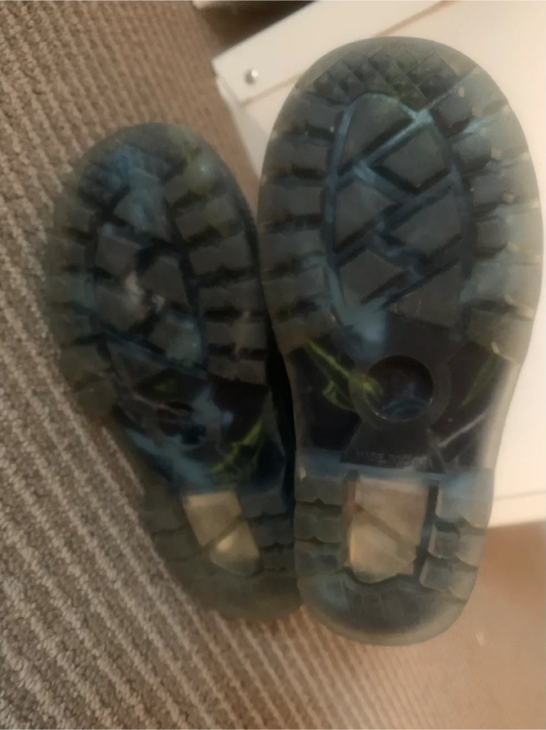 Shark Pattern Rain Boots - Size 9 image indicator(3)