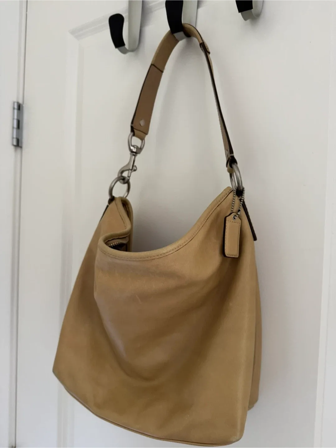 Coach Leather Bag image indicator(3)