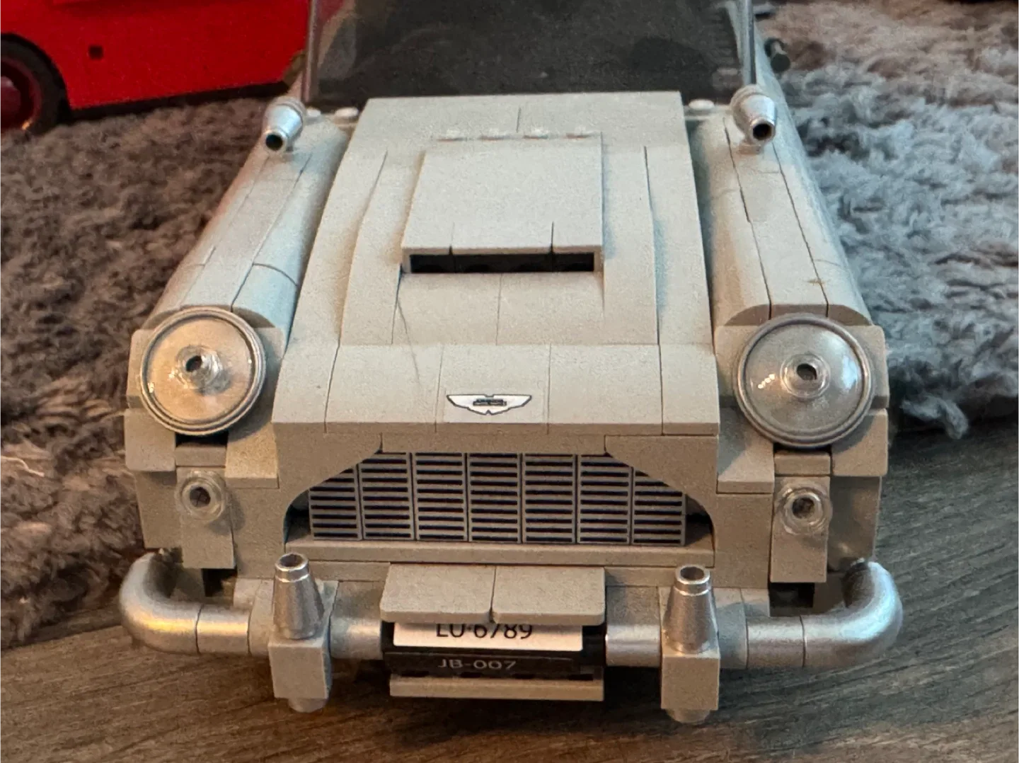 LEGO Aston Martin DB5 image indicator(3)