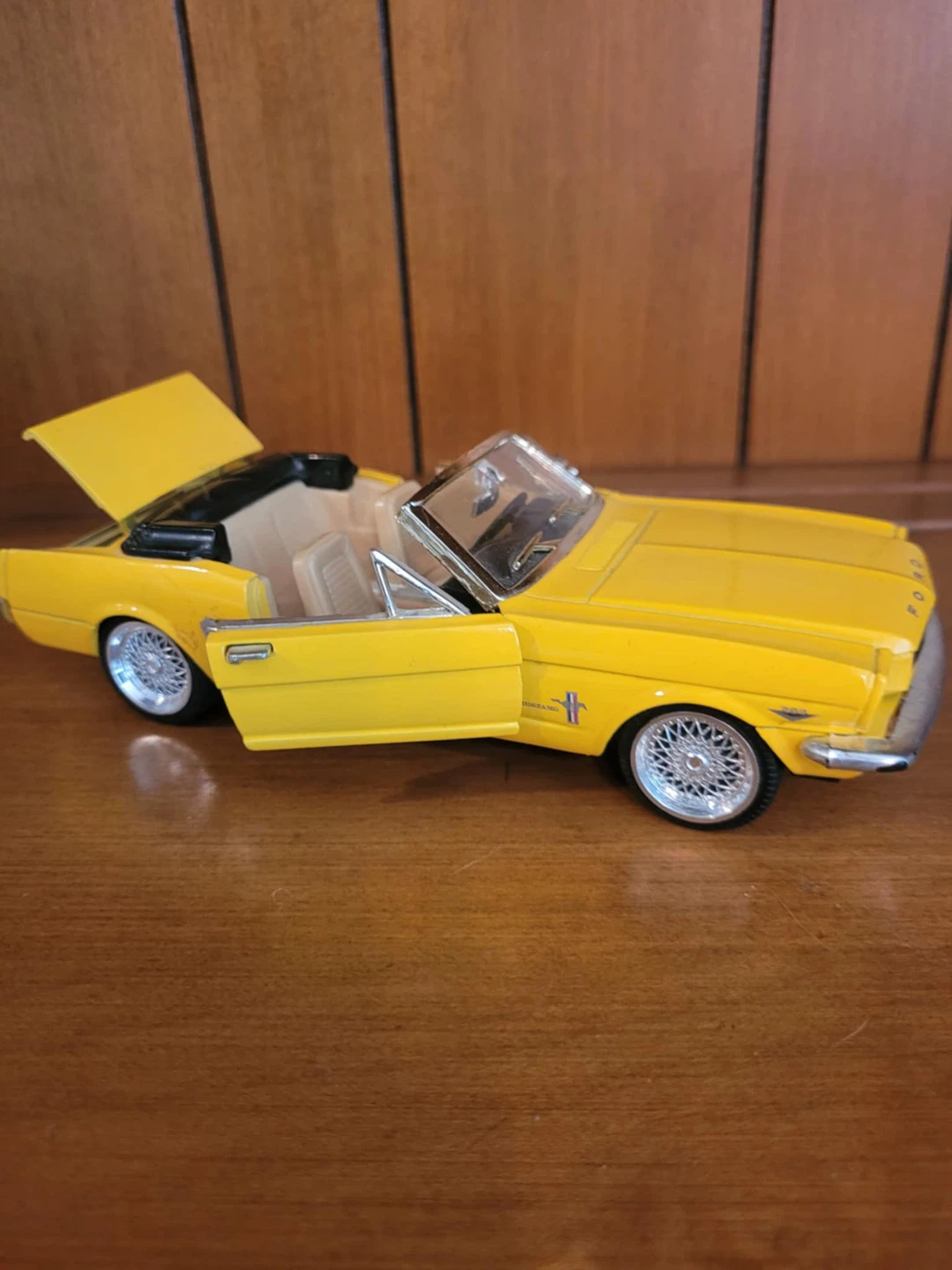 Ford Mustang Yellow Diecast Car - photo 2