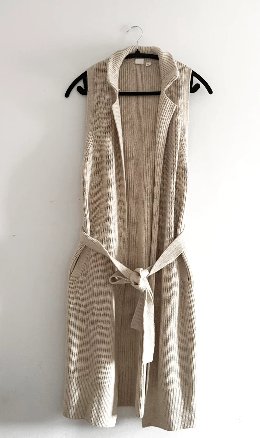 GAP Merino Wool Blend Vest - Size M Petite thumbnail