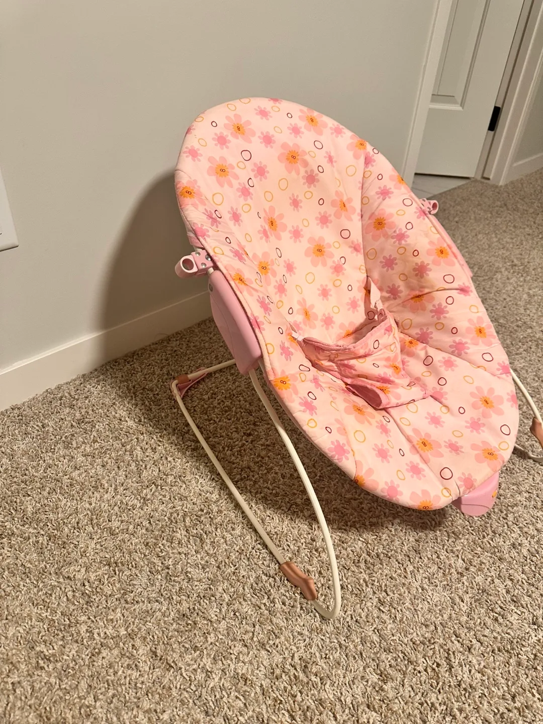 Pink Floral Baby Bouncer image indicator(3)