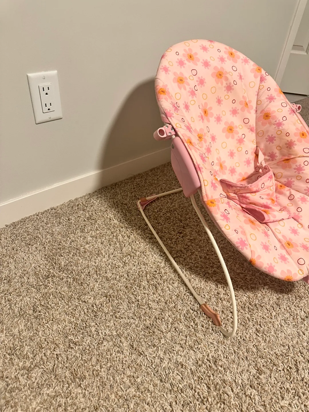 Pink Floral Baby Bouncer image indicator(2)