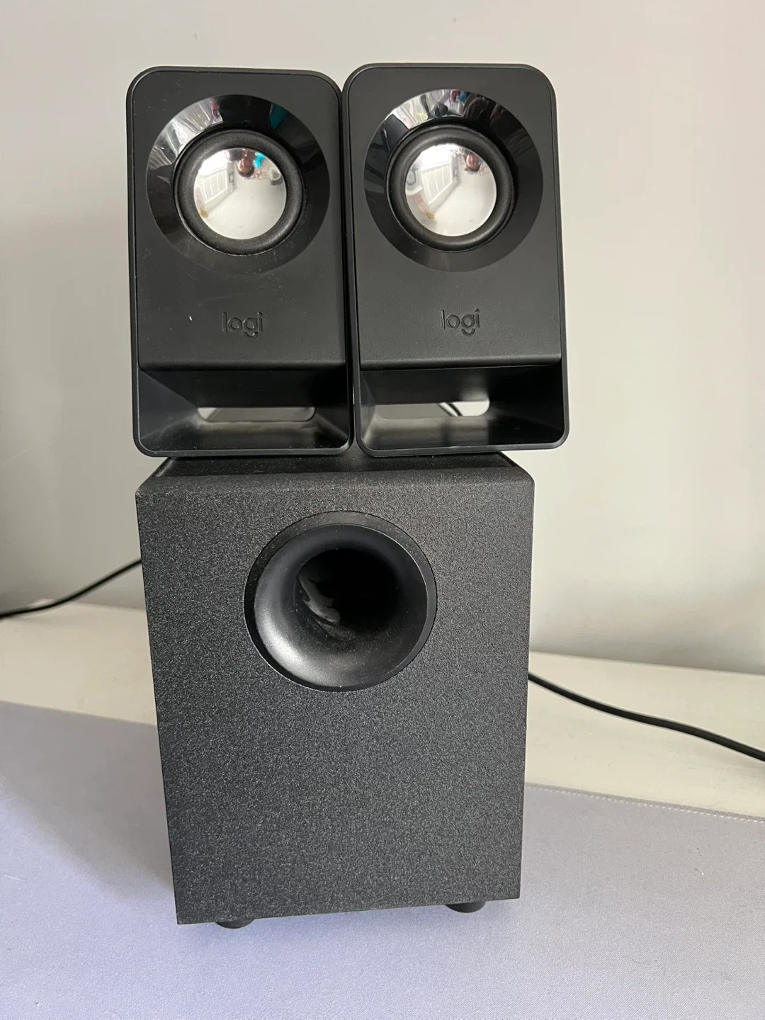 Gaming PC w/ Intel i5 & RTX 1070 + Accessories image indicator(7)