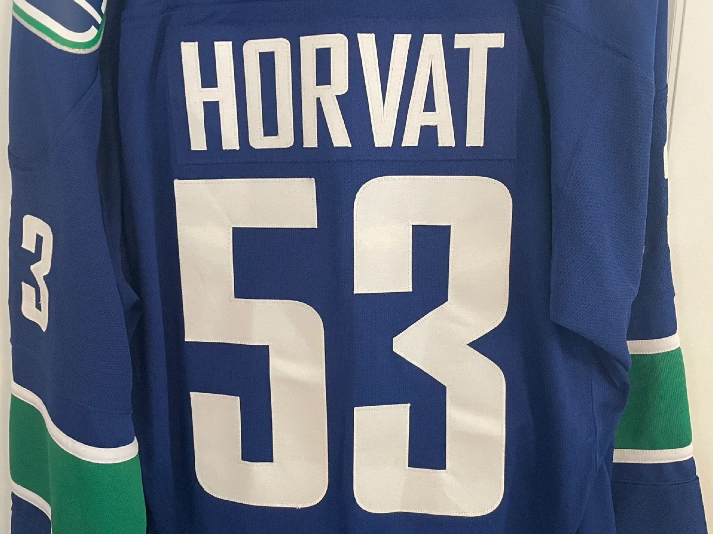 Authentic Reebok Vancouver Canucks Bo Horvat Jersey Size XL image indicator(2)