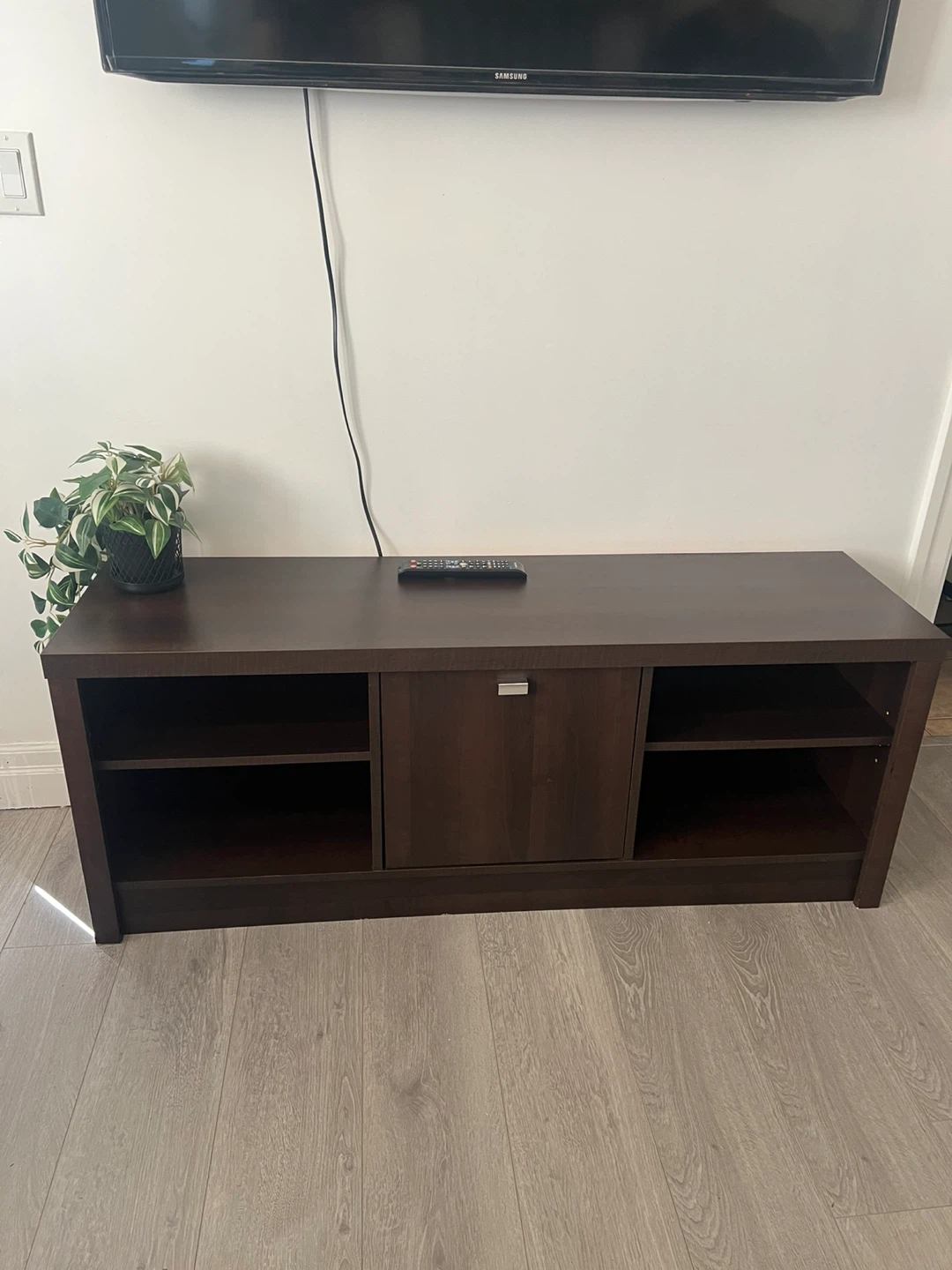 TV Stand,delivery available