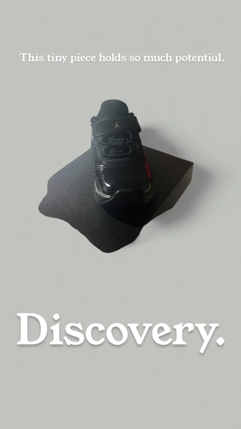 Jordan 11 CMFT Low (TD) Black/Gold Size 6C image indicator(3)