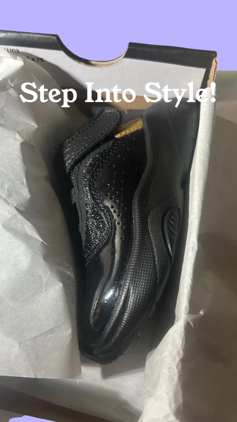 Jordan 11 CMFT Low (TD) Black/Gold Size 6C image indicator(2)