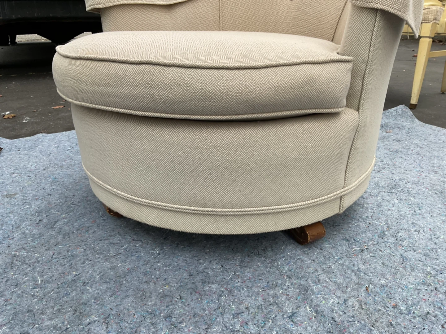 Swivel Barrel Chair - Beige - photo 5