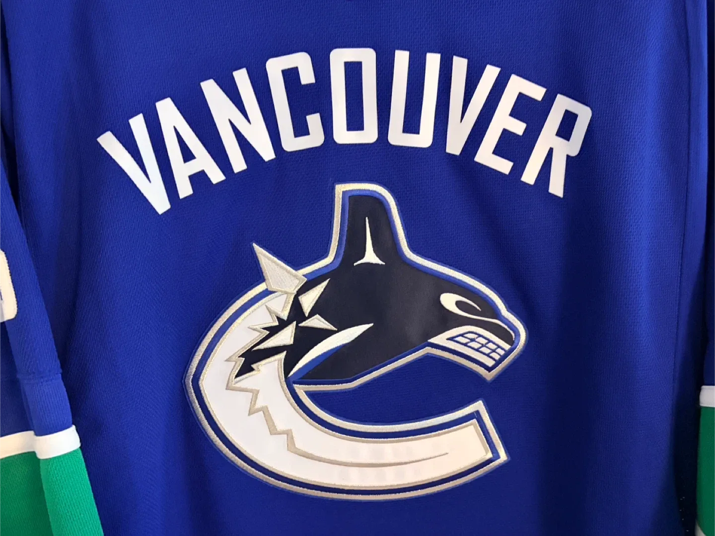 Authentic Reebok Vancouver Canucks Bo Horvat Jersey Size XXL 2XL image indicator(5)