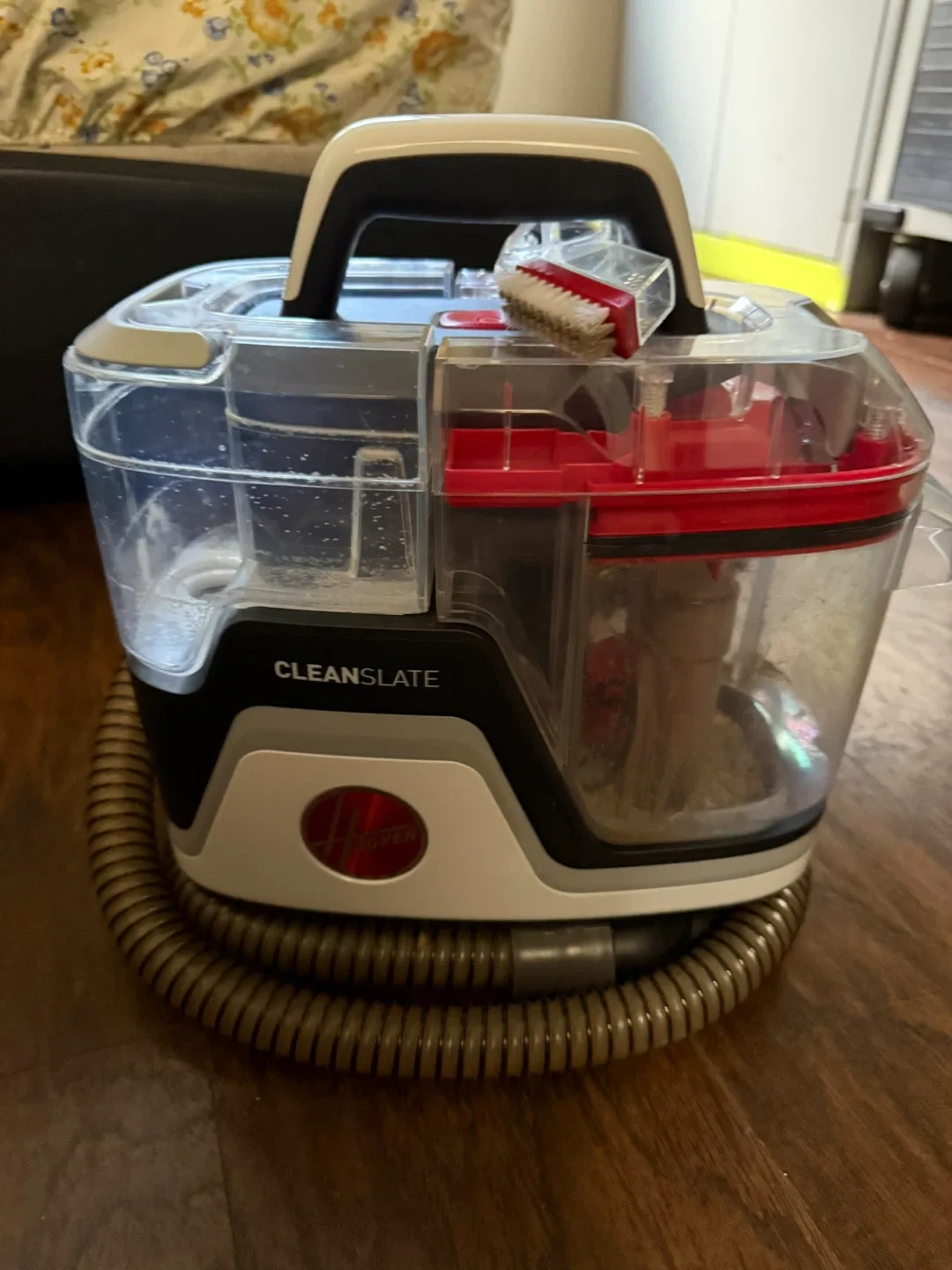 Hoover CleanSlate Carpet & Upholstery Spot Cleaner image indicator(2)