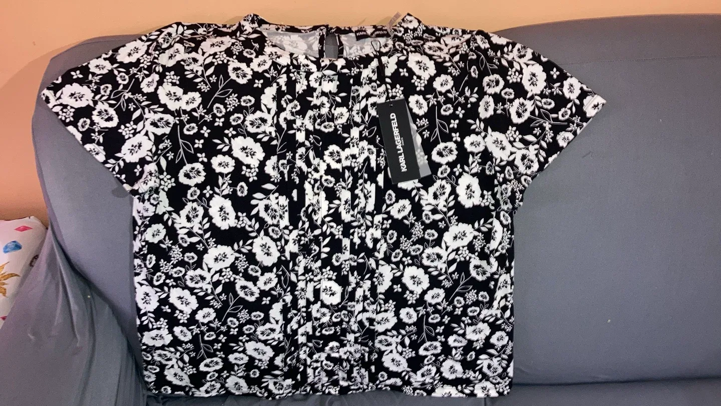 Karl Lagerfeld Floral Top - XL - New with Tags! thumbnail