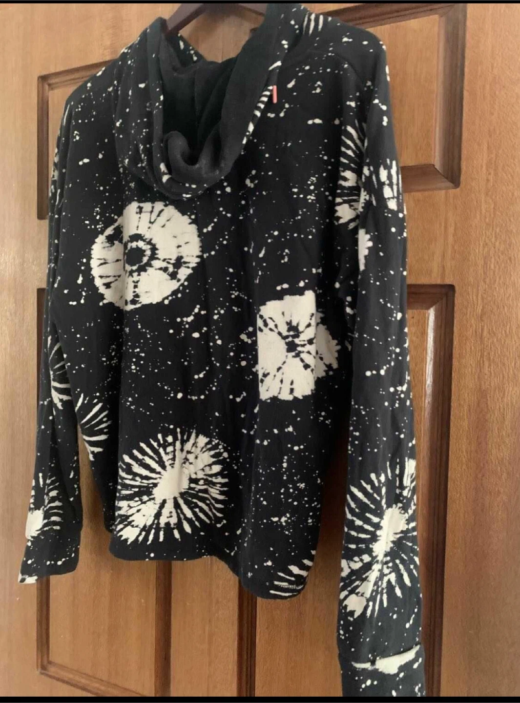 J. pP Salvage Black & White star burst Hoodie - Size M - photo 2