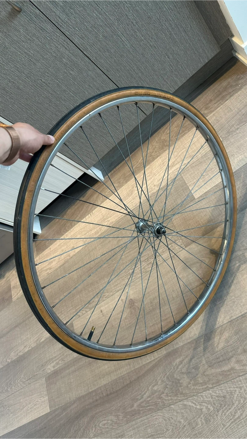 front wheel, tire and tube in good shape. 32-630 (27X1 1/4 - photo 2
