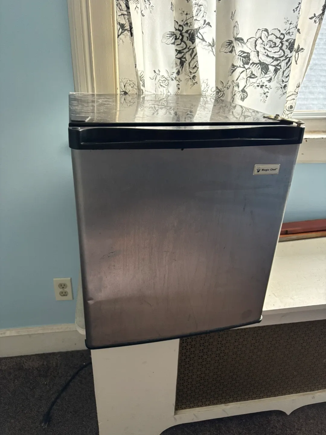 Magic Chef Mini Fridge - Compact Refrigerator thumbnail