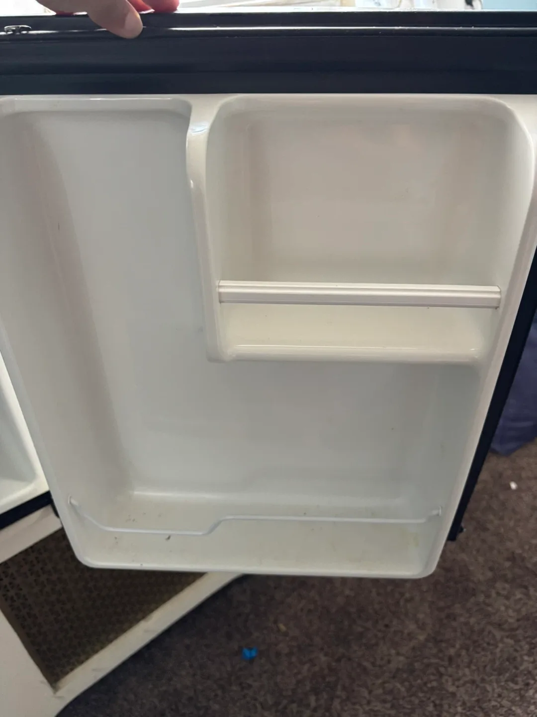 Magic Chef Mini Fridge - Compact Refrigerator image indicator(3)