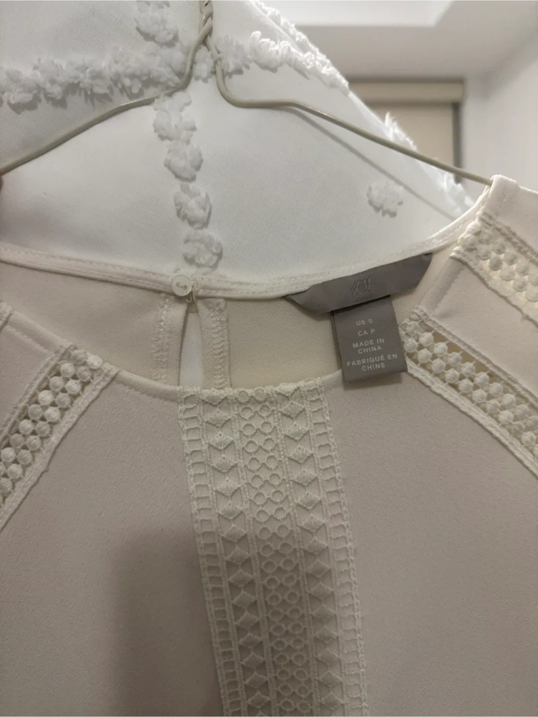 H&M Cream Blouse - Size S image indicator(3)