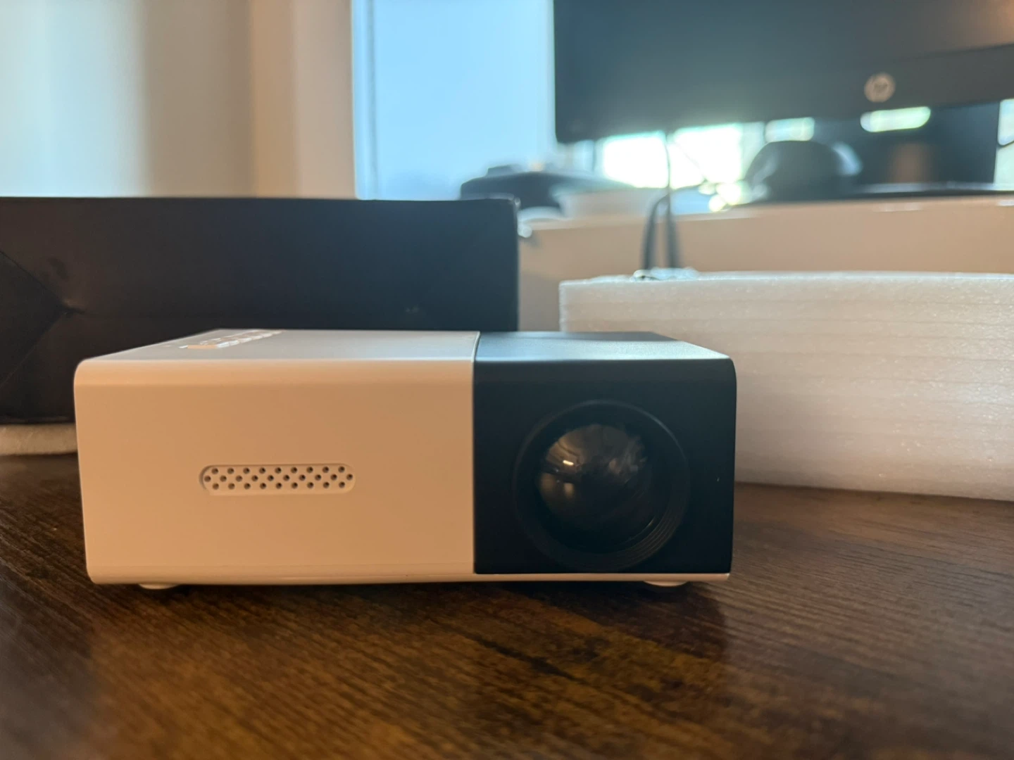 LED Projector - Cost Efficient High Resolution - photo 3