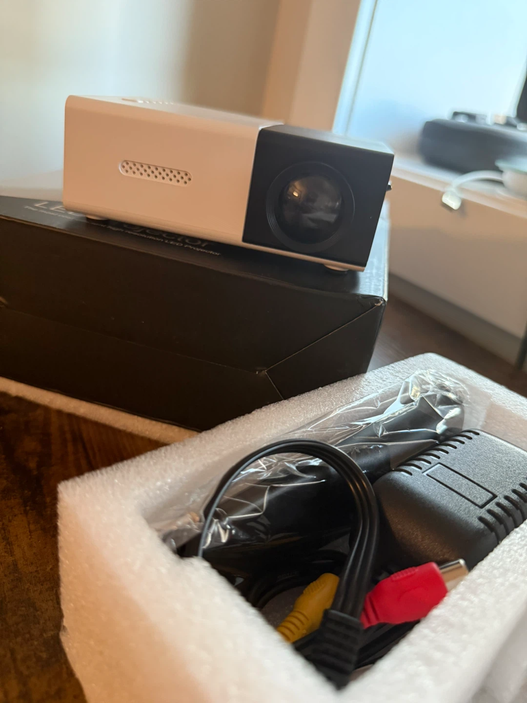 LED Projector - Cost Efficient High Resolution - photo 4