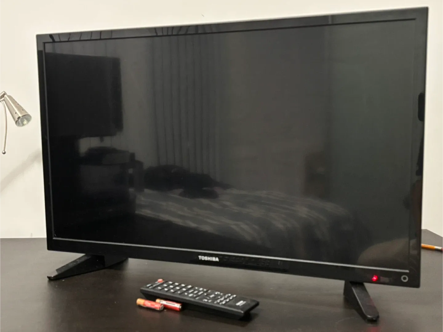 TOSHIBA LCD TV thumbnail
