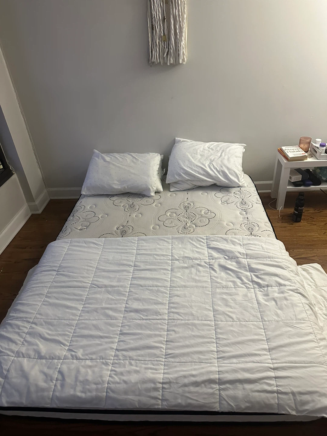 Queen Mattress. 12 inches high. Pickup 09/28. - photo 3
