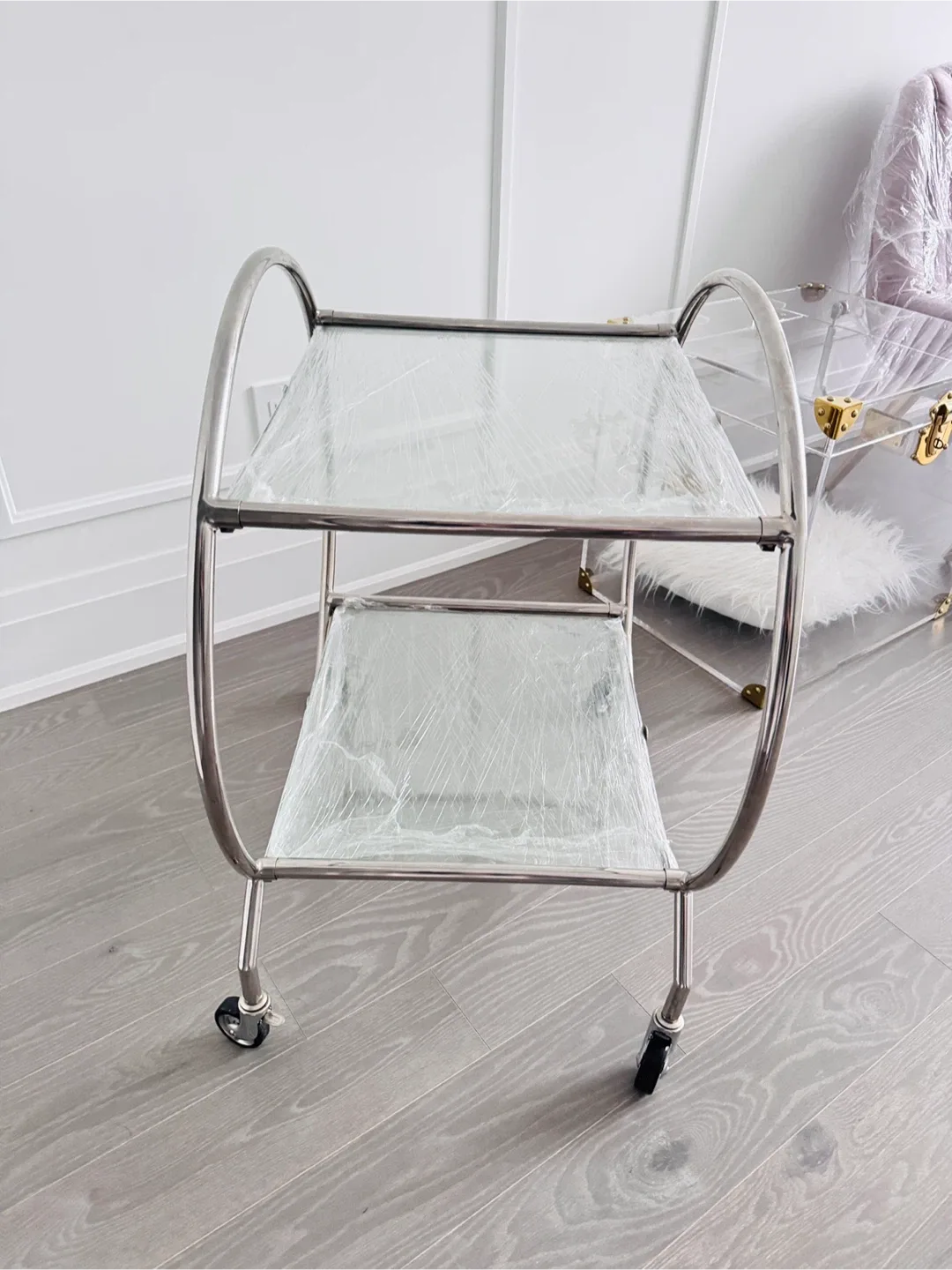 Round Bar Cart with Glass Shelves image indicator(5)