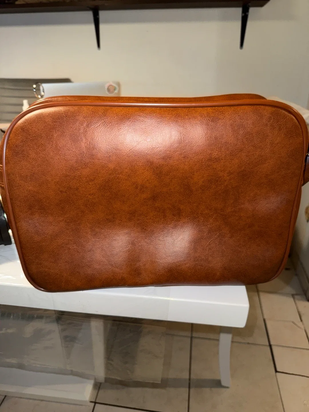 Air Stream Brown Leather Bag image indicator(5)