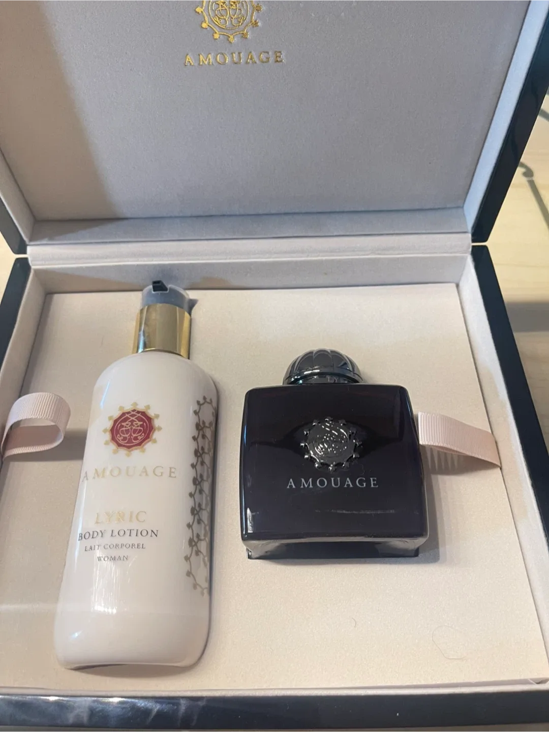 Amouage Lyric Woman Set image indicator(2)