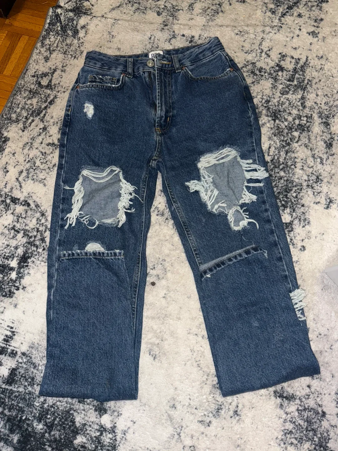 BDG Urban Outfitters Ripped Jeans - Size 24 thumbnail