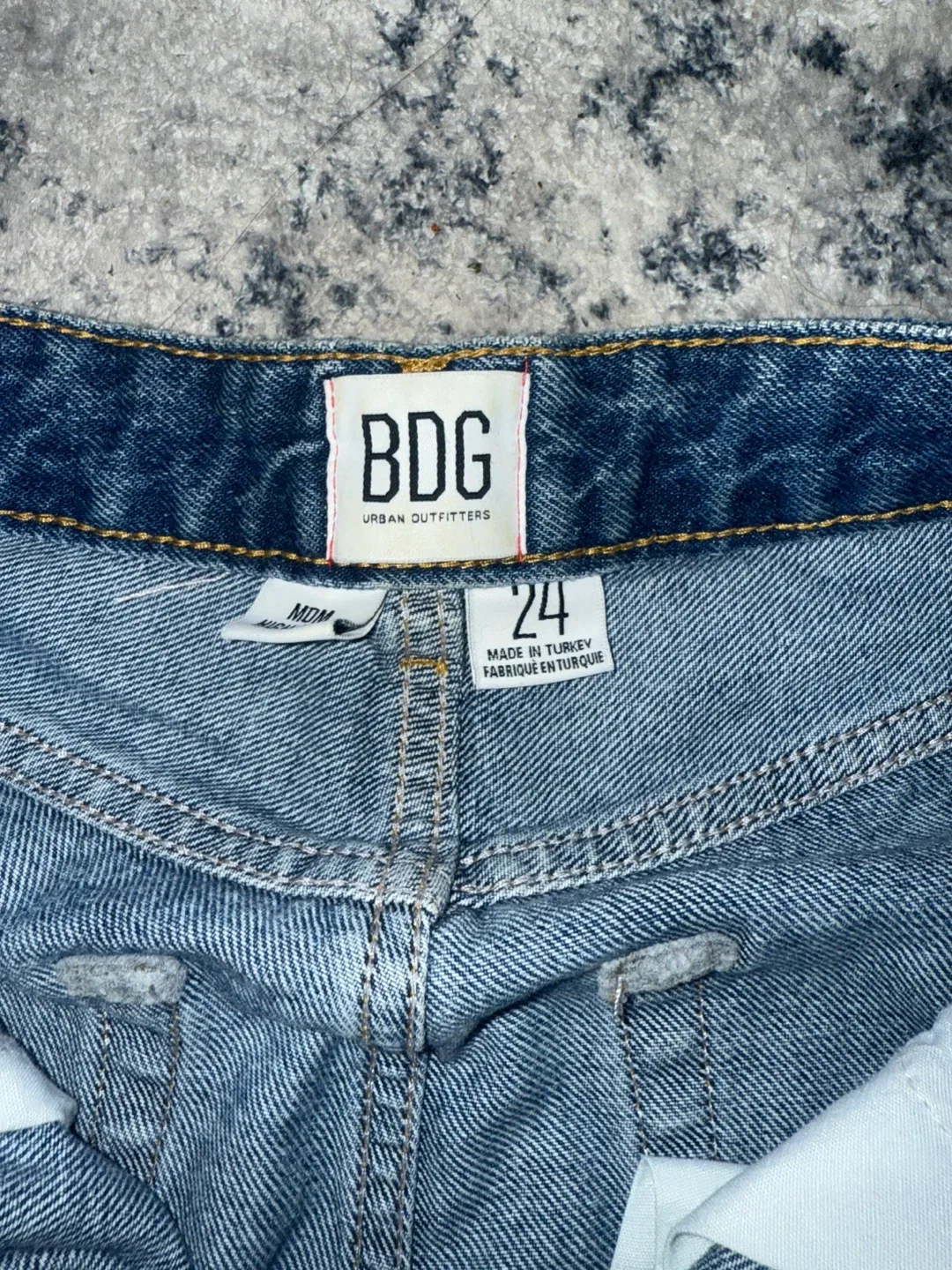 BDG Urban Outfitters Ripped Jeans - Size 24 image indicator(3)