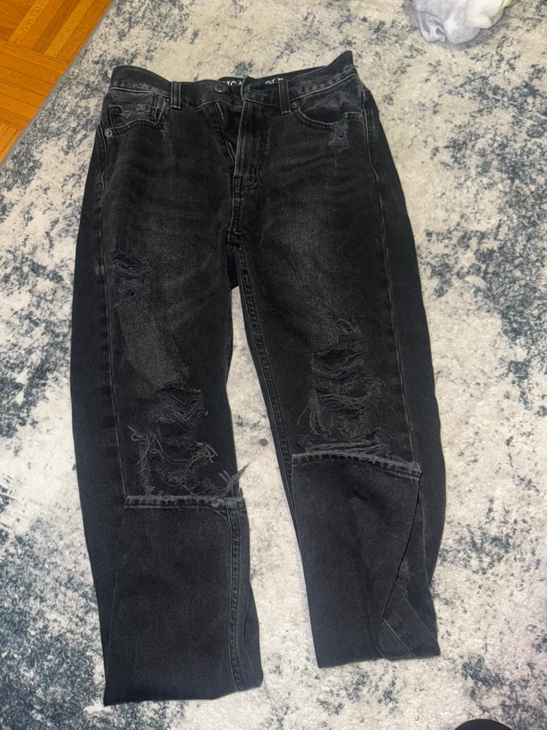 American Eagle Black Ripped Jeans Size 00 thumbnail