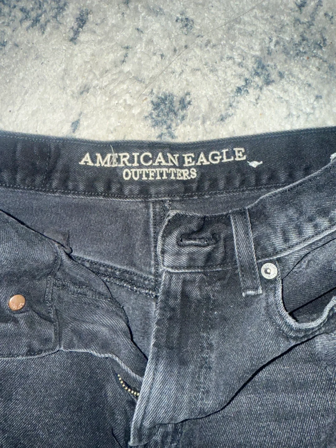American Eagle Black Ripped Jeans Size 00 image indicator(2)