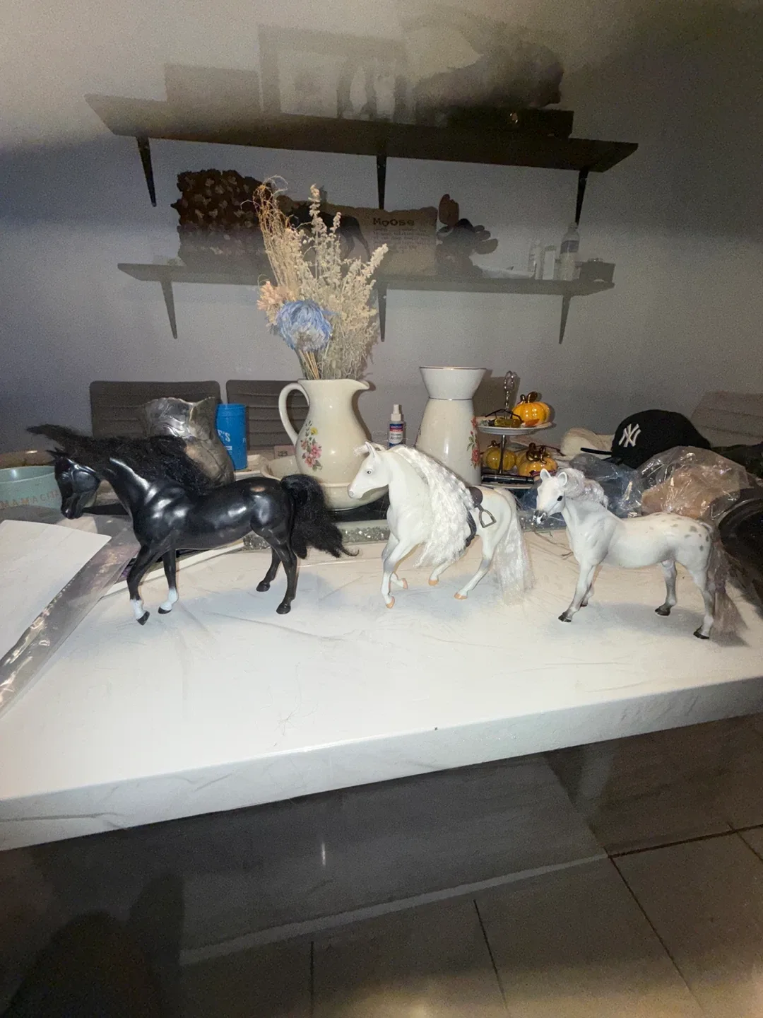 Horse Figurines - Set of 3 image indicator(2)