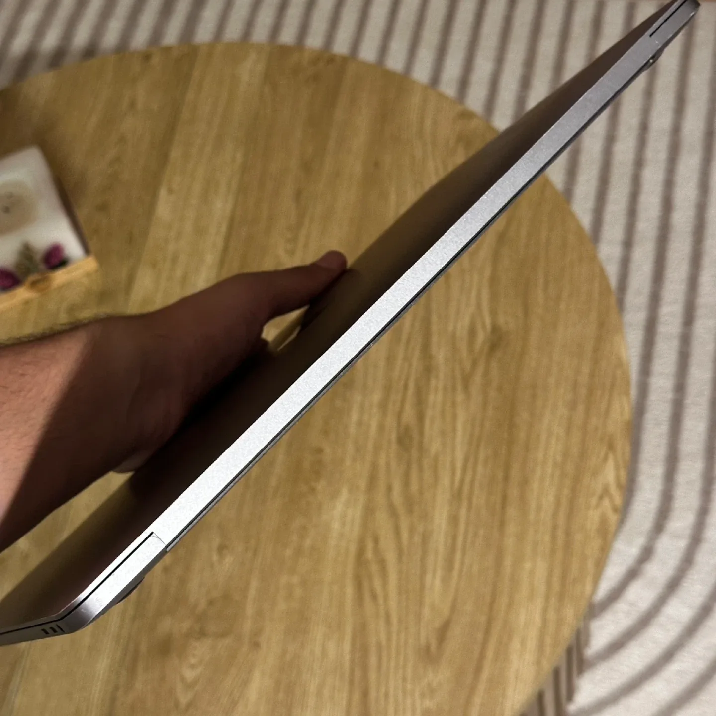 Apple MacBook Pro 2017 - 15 inches - i7 16/512 GB - Space Grey image indicator(6)