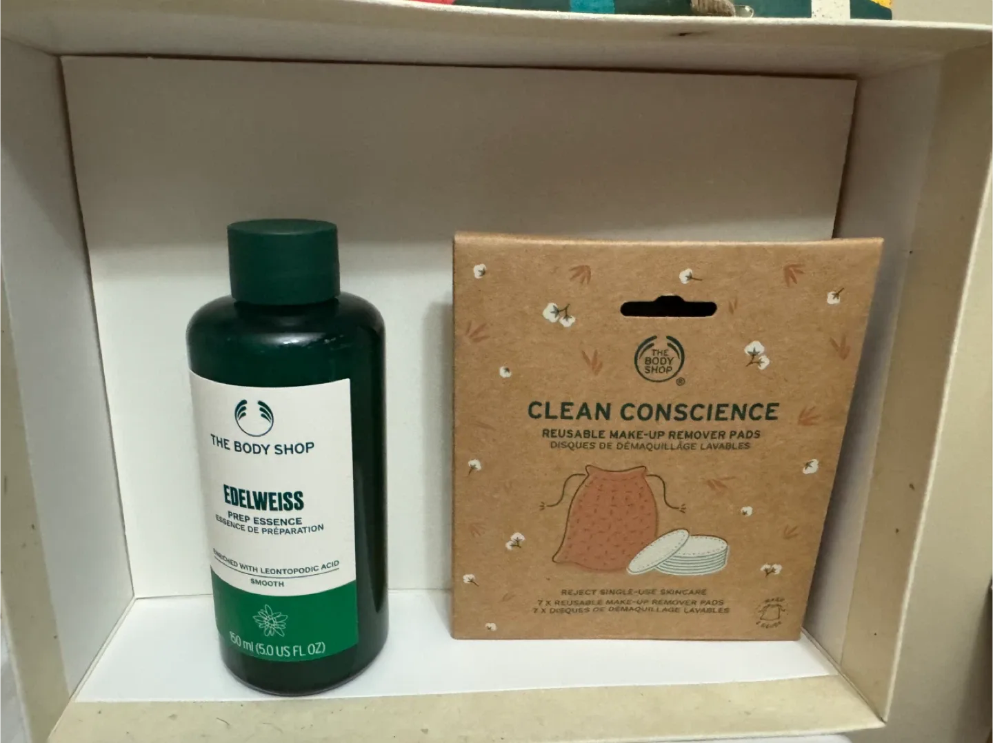 The Body Shop Edelweiss Prep Essence & Makeup Remover Pads image indicator(2)