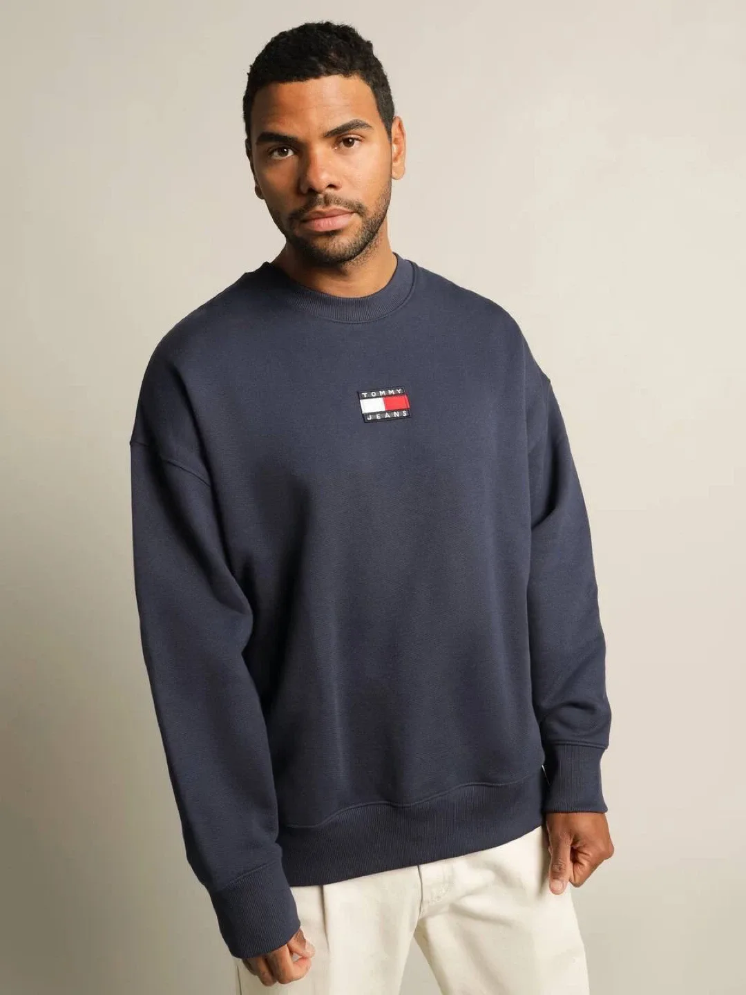 Tommy Badge Fleece Sweatshirt in Navy, size M thumbnail