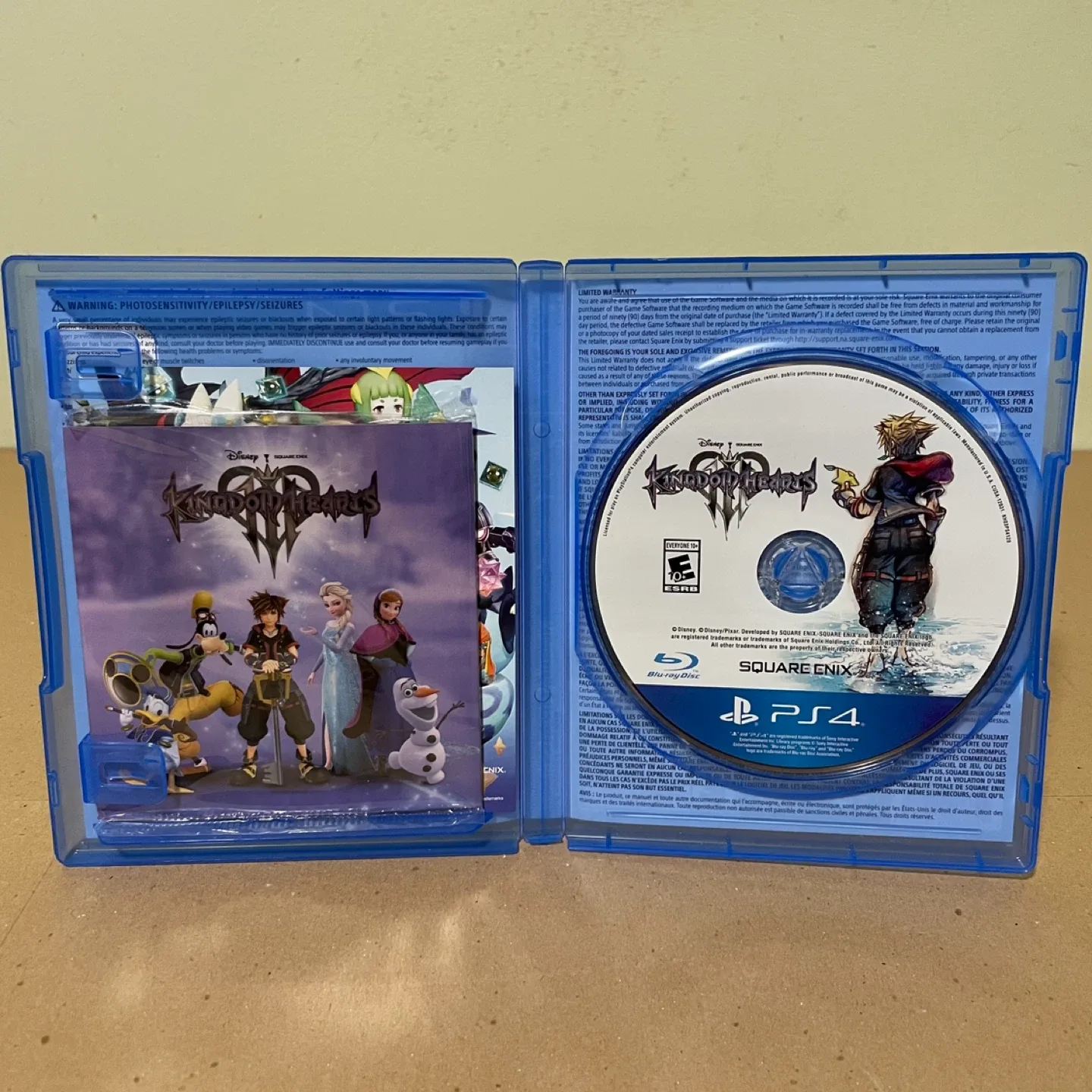 Kingdom Hearts III with Exclusive Art Cards PS4 image indicator(2)