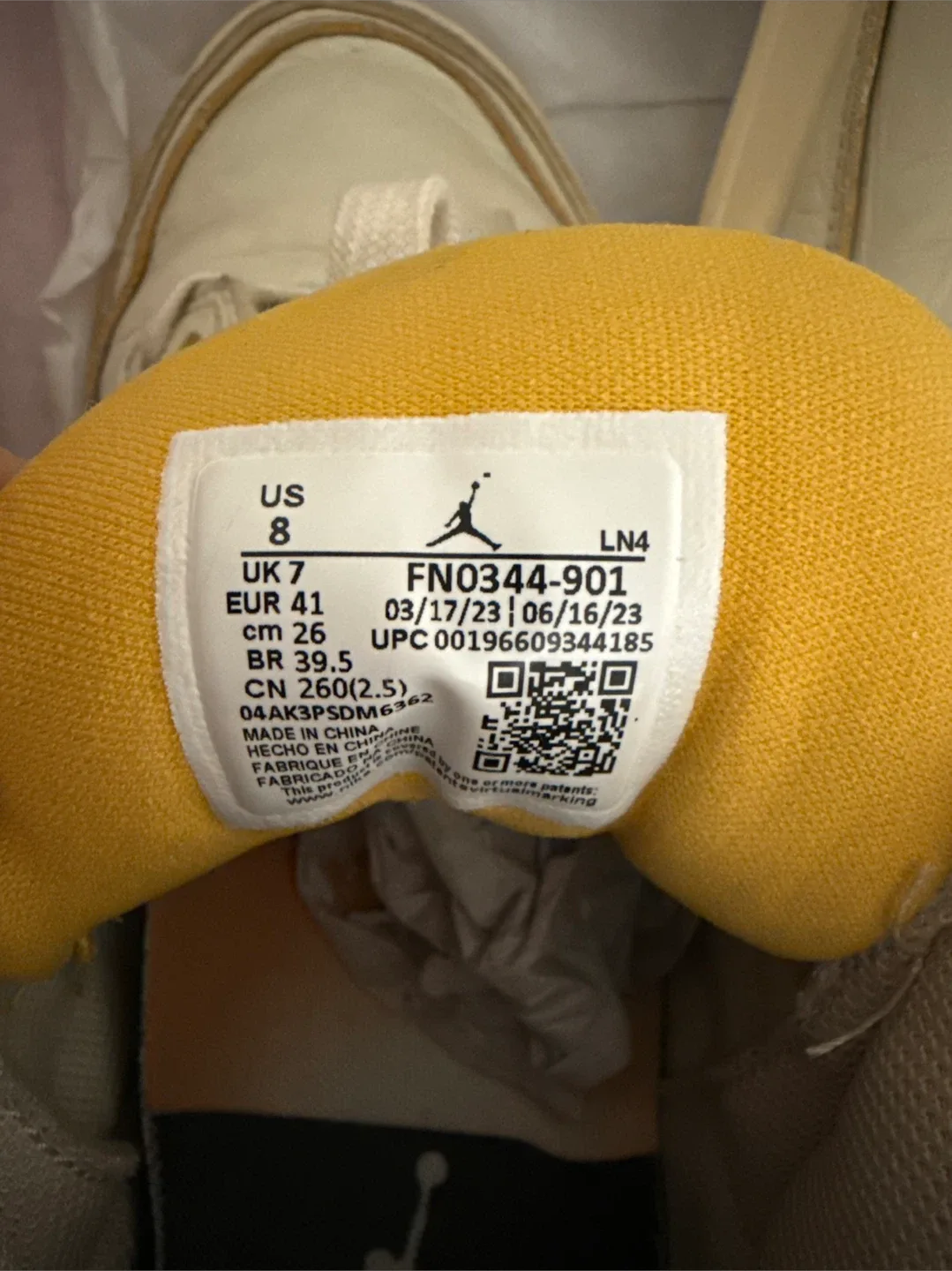 Jordan 3 Retro Muslin Size US 8 image indicator(5)