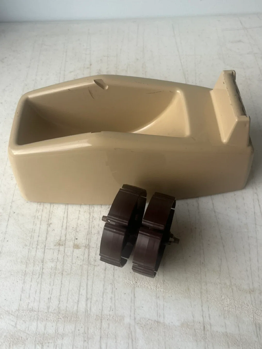 Scotch 3M C-22 Heavy Duty Tape Dispenser image indicator(2)