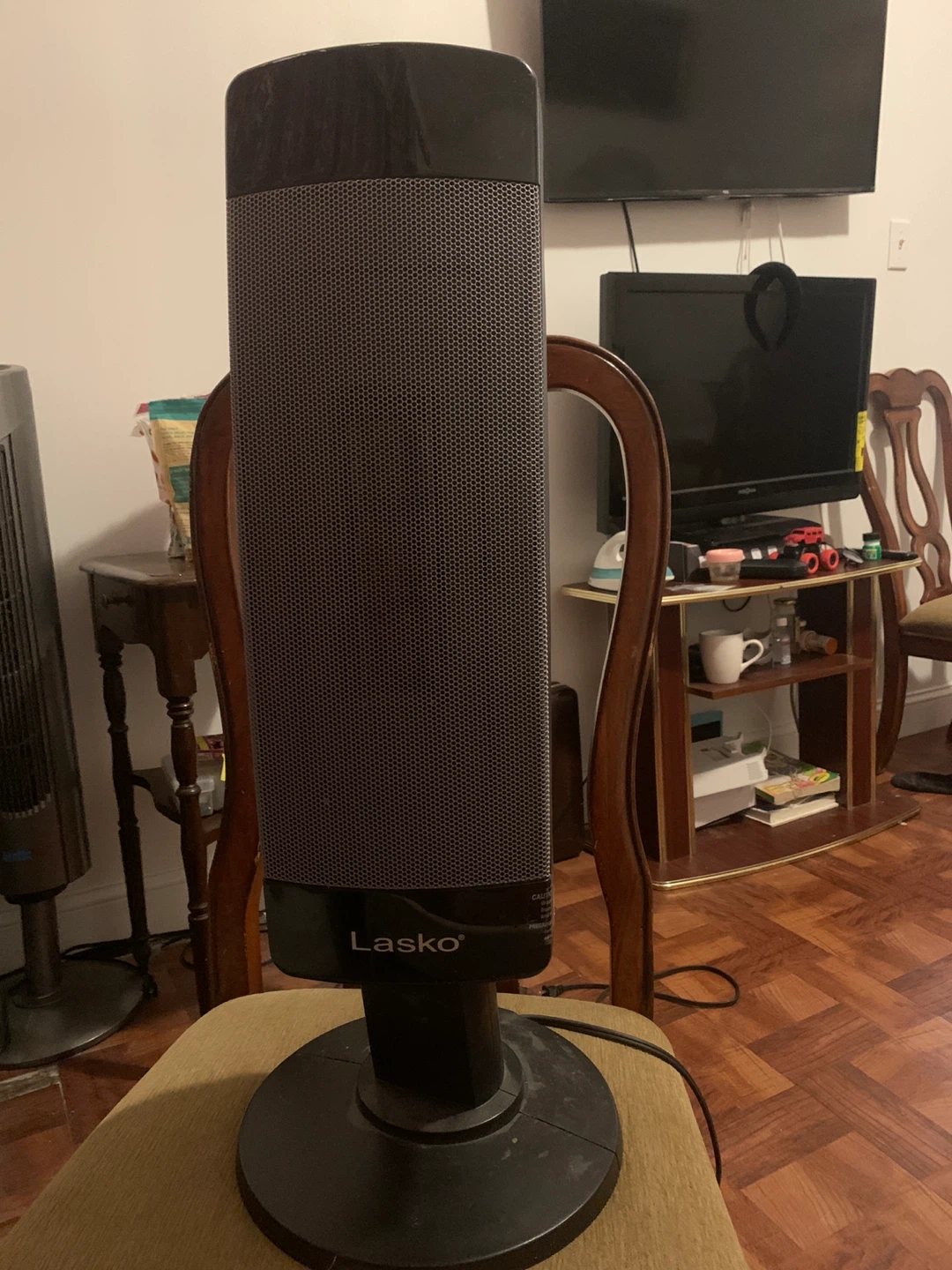 Lasko Oscillating Tower Heater