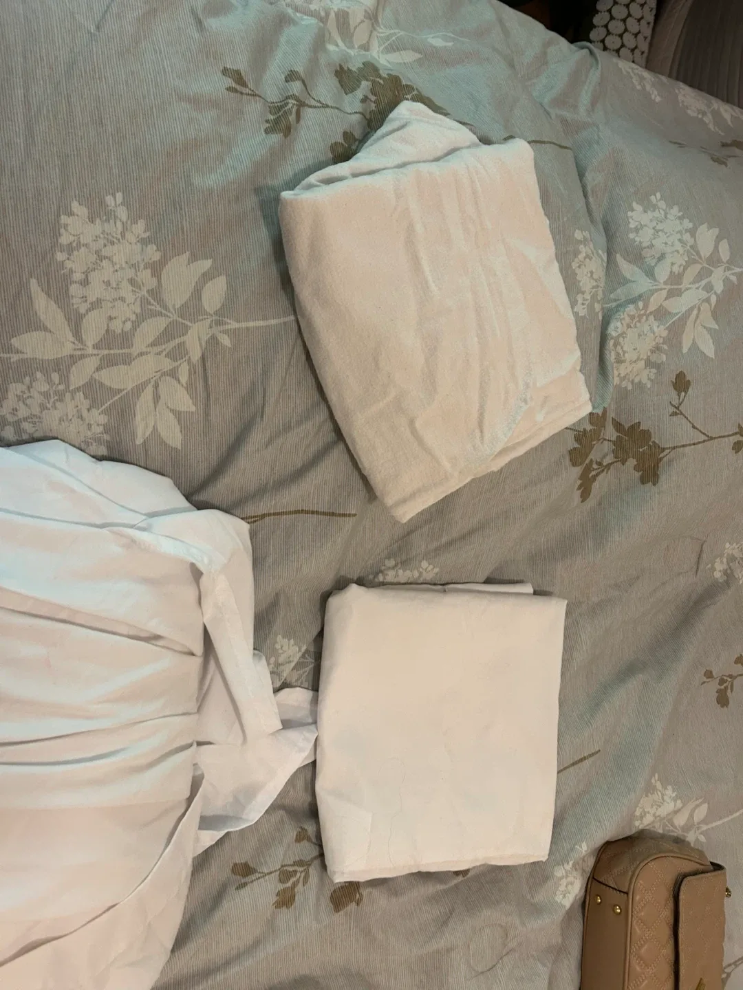 White Sheets king size thumbnail